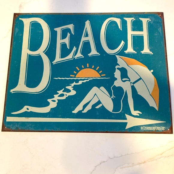 boutique Item Other - Art beach vintage look. Painted Metal.